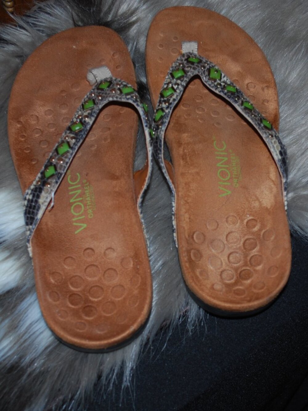 Vionic Tan Stone Sandals